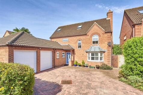 Primrose Close, Bishop's Stortford CM23 5 bed detached house for sale