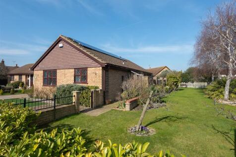 The Russets, Chestfield, Whitstable 3 bed detached bungalow for sale