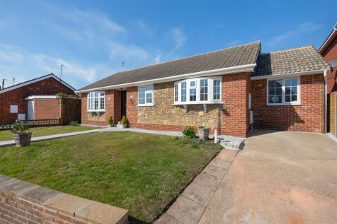 Faversham Road, Seasalter, Whitstable 4 bed detached bungalow for sale