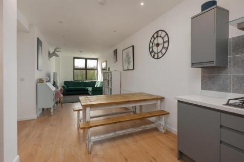 Wraik Hill, Whitstable 2 bed apartment for sale