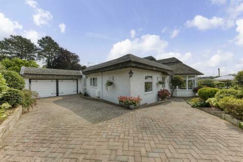 4 bedroom detached bungalow for sale