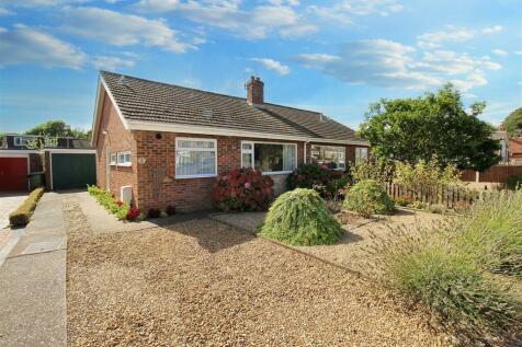 2 bedroom semi-detached bungalow for sale