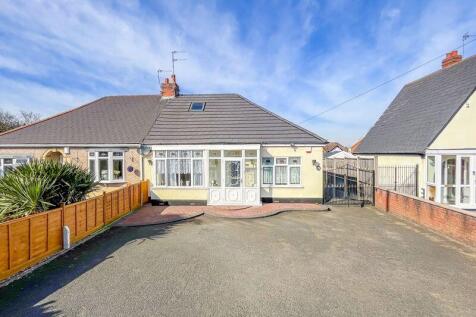 Yew Tree Lane, Bilston 3 bed bungalow for sale
