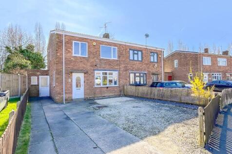 3 bedroom semi-detached house for sale