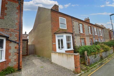 2 bedroom end of terrace house for sale
