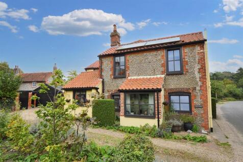Holt Road, Gresham, Norwich 3 bed cottage for sale