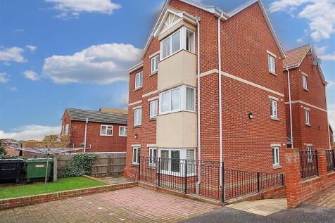 Flat 2 Kings Court, 60 Cliff Road 2 bed flat for sale
