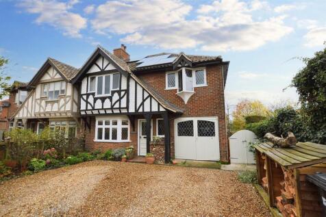 4 bedroom semi-detached house for sale
