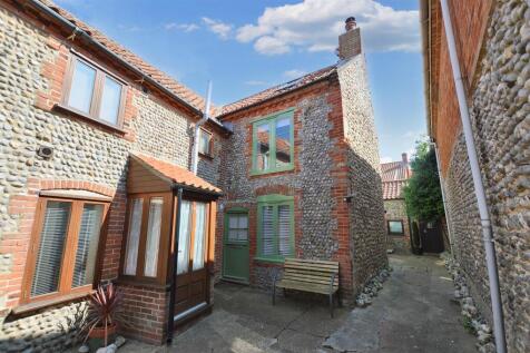 Angel Yard, Sheringham 3 bed cottage for sale