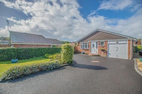 2 bedroom detached bungalow for sale