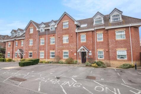 2 bedroom ground floor flat for sale