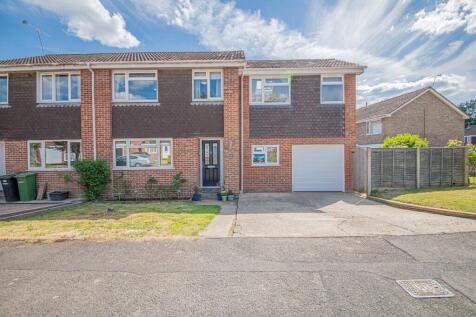 4 bedroom semi-detached house for sale