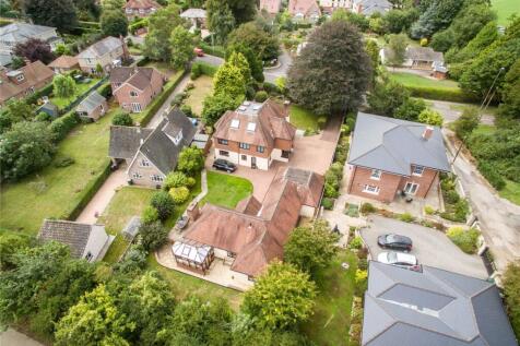 Milldown Road, Blandford Forum... 6 bed detached house for sale
