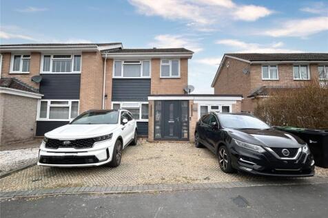 Downside Close, Blandford Forum... 3 bed semi
