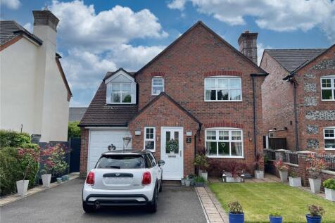 Sandbourne Avenue, Blandford Forum... 4 bed detached house for sale