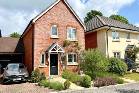 Sharp Close, Blandford Forum, Dorset... 3 bed detached house for sale
