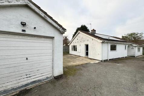 STATION ROAD, NORTH THORESBY 3 bed detached bungalow for sale