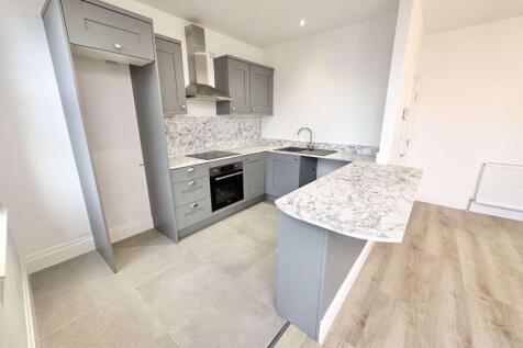 2 bedroom maisonette for sale