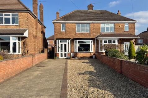 2 bedroom semi-detached house for sale