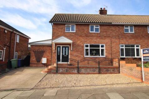 3 bedroom semi-detached house for sale
