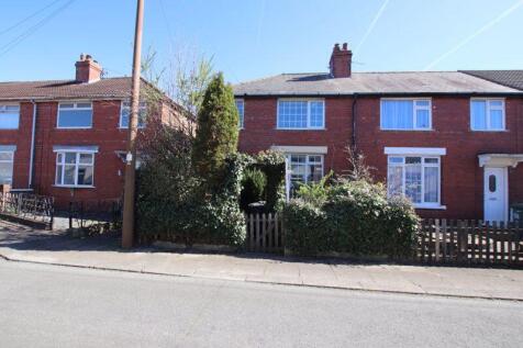 ST. ALBANS AVENUE, GRIMSBY 3 bed end of terrace house for sale