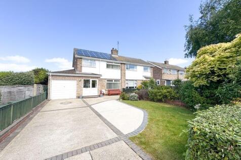 3 bedroom semi-detached house for sale