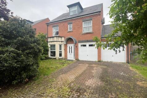 4 bedroom detached house for sale