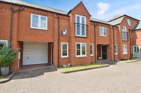 2 bedroom town house for sale