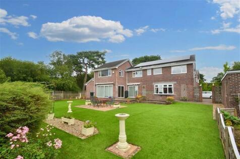 5 bedroom detached house for sale