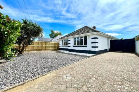 2 bedroom detached bungalow for sale