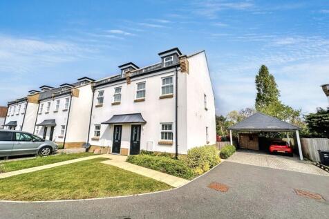 4 bedroom semi-detached house for sale
