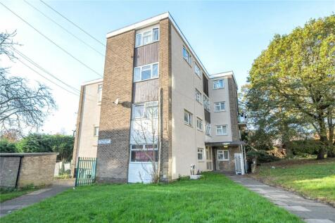 Fir Tree Rise, Leeds, West Yorkshire 3 bed apartment for sale