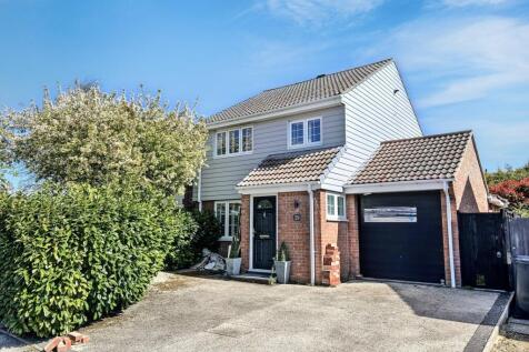Northmoor 3 bed detached house for sale
