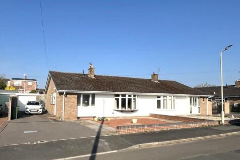 3 bedroom semi-detached bungalow for sale