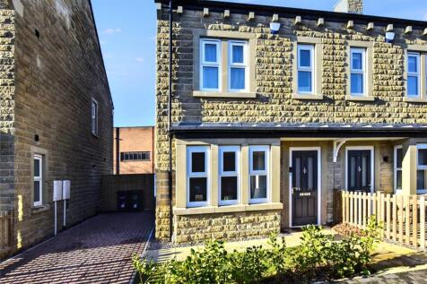 Albion Close, Bradford, West Yorkshire 3 bed semi