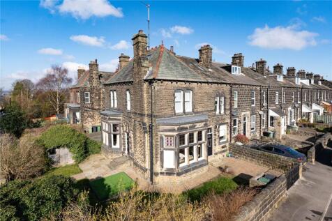 East View, Yeadon, Leeds, West Yorkshire 5 bed end of terrace house for sale