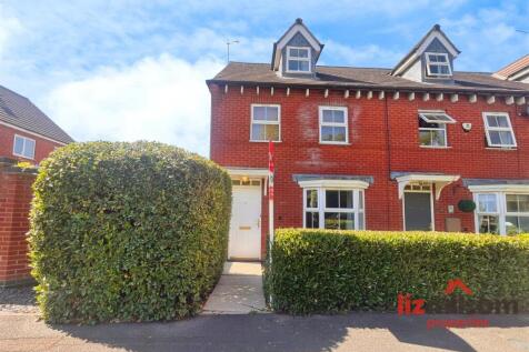 Blueberry Way, Swadlincote DE11 3 bed townhouse for sale