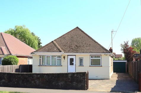 Southwood Road, FARNBOROUGH GU14 3 bed bungalow for sale