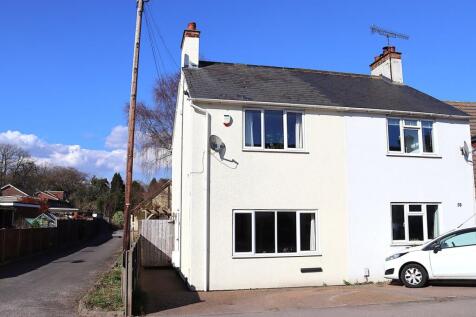 Fleet Road, Farnborough GU14 2 bed semi