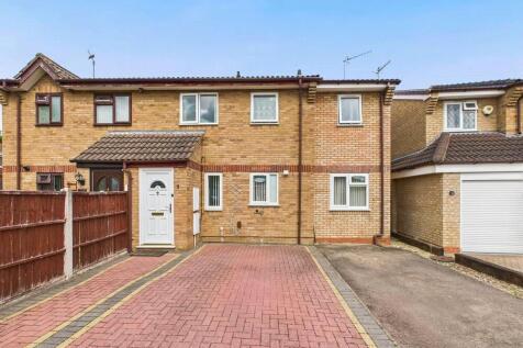 4 bedroom semi-detached house for sale