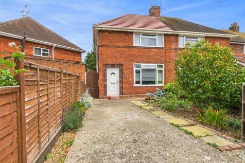 Gilmour Crescent, Worcester... 3 bed semi