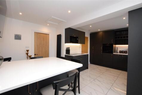 Hopefield Chase, Rothwell, Leeds... 4 bed detached house for sale