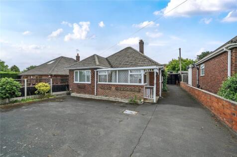 Green Lane, Lofthouse, Wakefield... 2 bed detached bungalow for sale