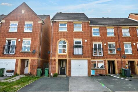 Glebe Court, Rothwell, Leeds 4 bed townhouse for sale