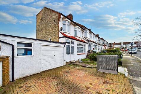 Bexhill Road, London, N11 4 bed end of terrace house for sale