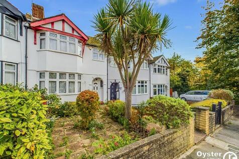 Shakespeare Avenue, London, N11 3 bed terraced house for sale