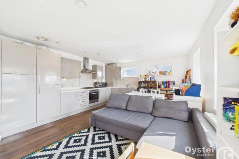 Telford Road, 9 Telford Road, N11 2 bed flat for sale