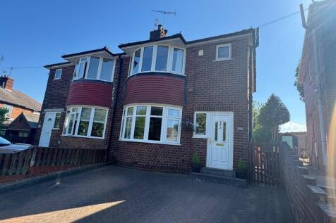 3 bedroom semi-detached house for sale