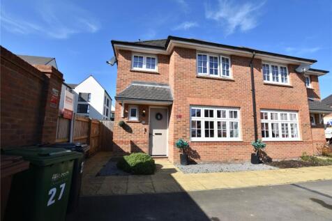 Ashbourne Avenue, Leeds, West Yorkshire 3 bed semi