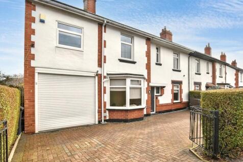 Barrowby Avenue, Leeds, West Yorkshire 4 bed semi